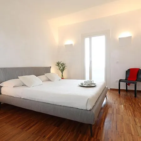 Laura Aegilium Villa Giglio Porto