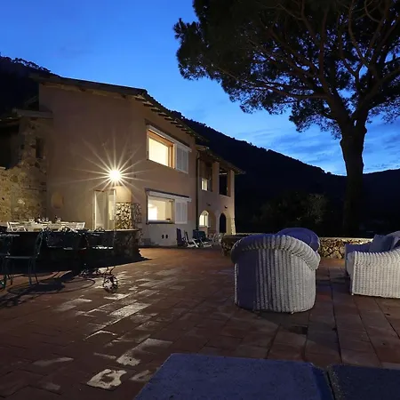 Laura Aegilium Villa